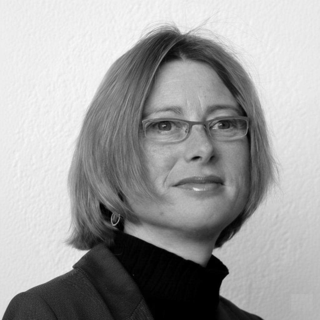 Dr Nicole Lux portrait